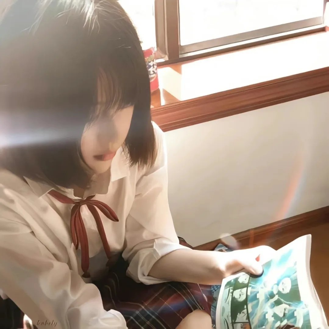 她在这里